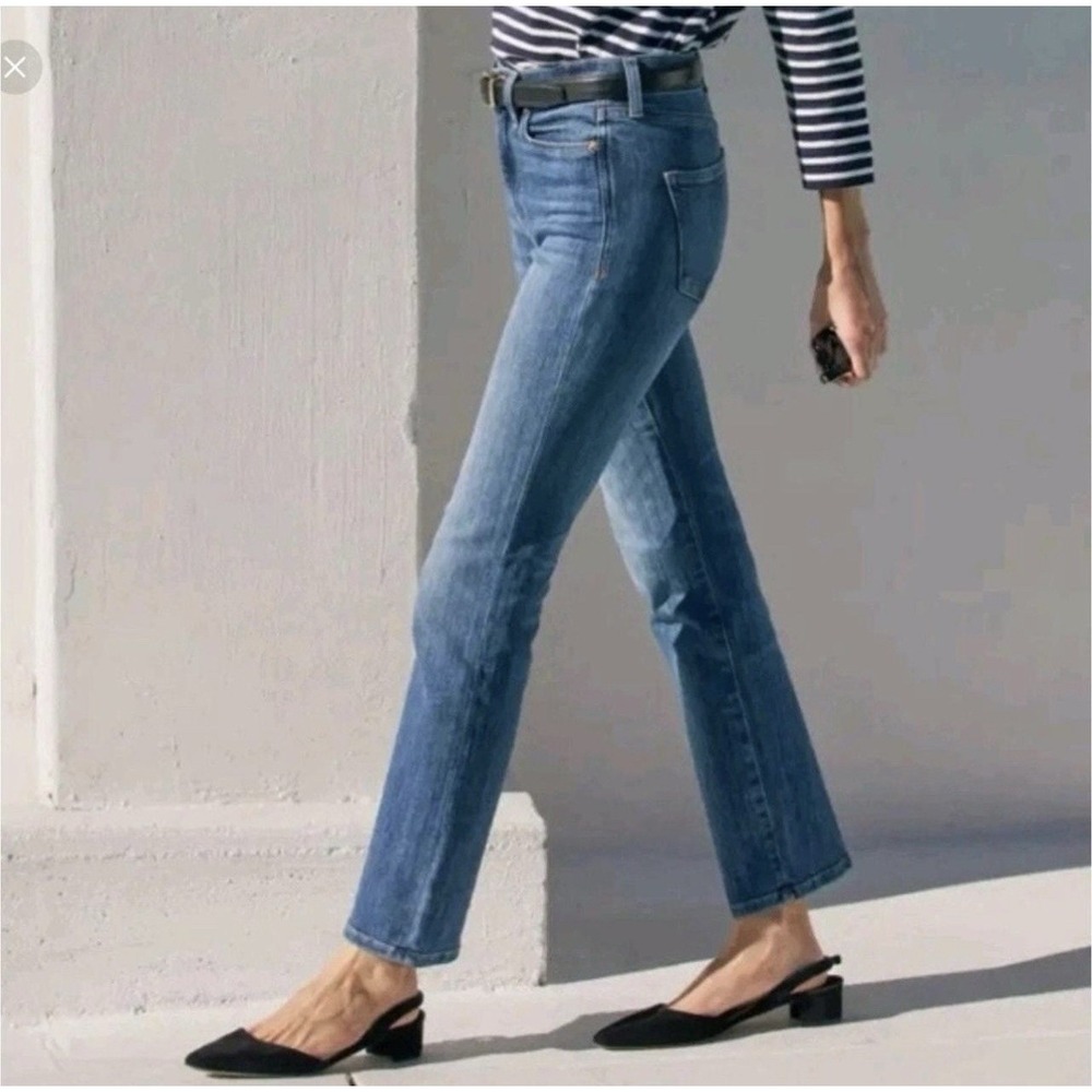AYR Women's Straight Leg Jeans in Medium Blue Wash